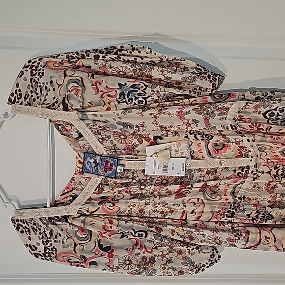 Dress - Picture 2 of 5